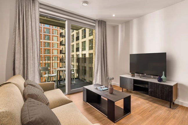 Modern 2-bed Flat in Bloom, Nine Elms - Ensuite  Main Photo