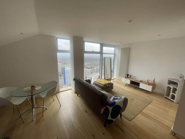 Stunning Furnished 1 Bed Flat - Elizabeth Line Main Photo