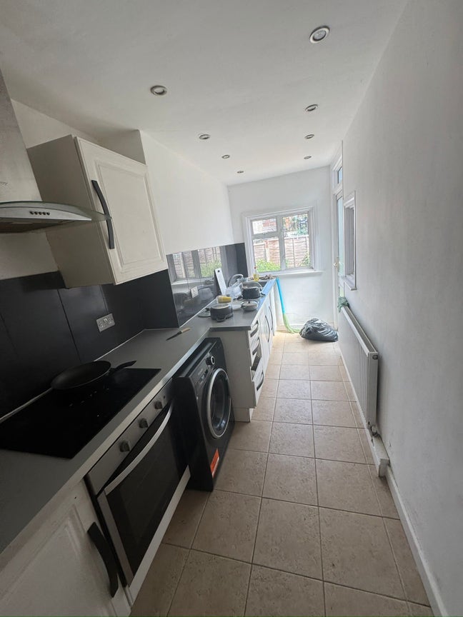 Spacious House Available for Sharing  Main Photo