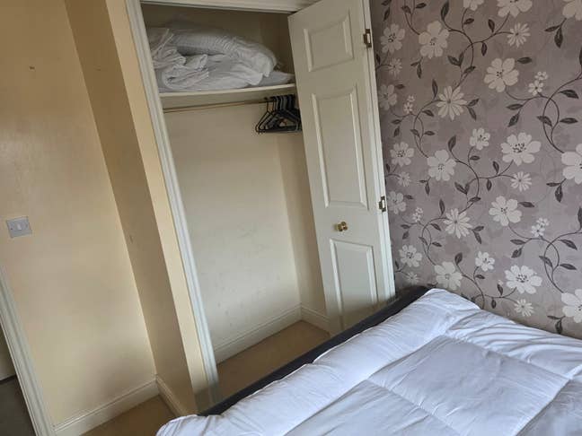 Furnished double bed room Main Photo