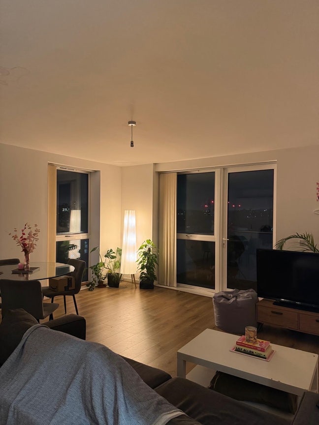 Room available Seven Sisters Main Photo