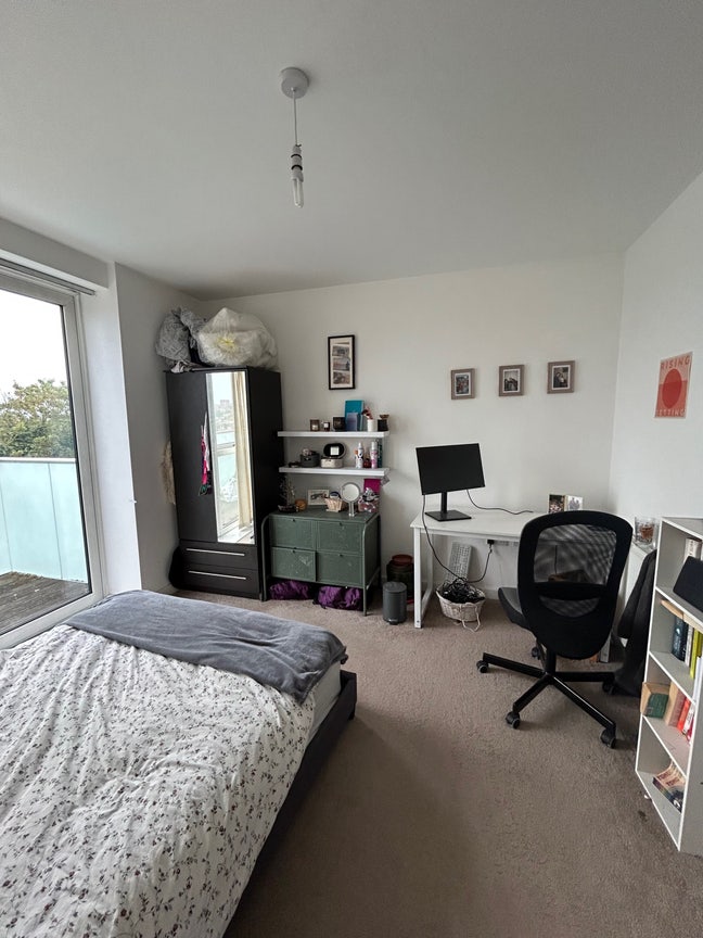 Room available Seven Sisters Main Photo