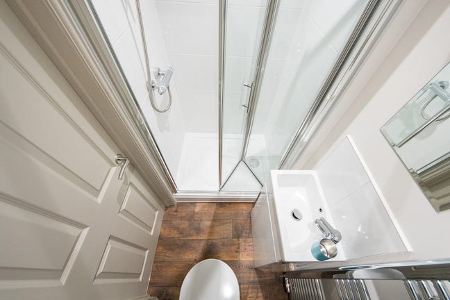 Home Close to Main Station Main Photo