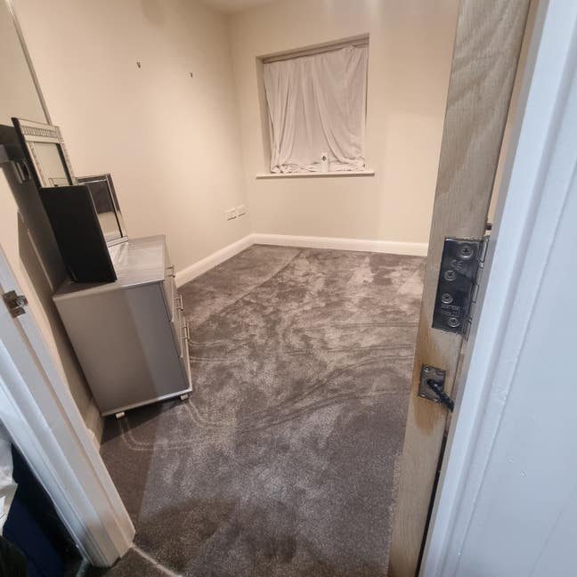 Newly decorated room Main Photo