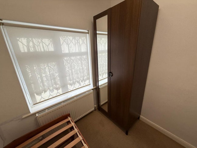 Box room to rent Main Photo