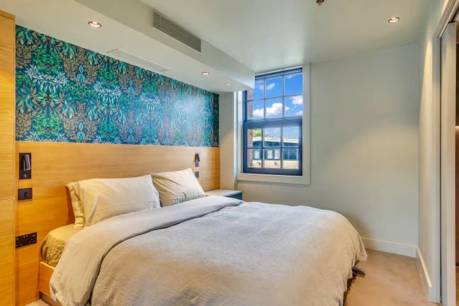 Lavish 2-Bedr Duplex with Private Garden – Pimlico Main Photo