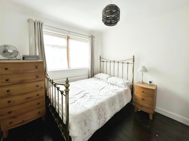 Double Room, Friendly Host, Quiet Close, Parking.  Main Photo
