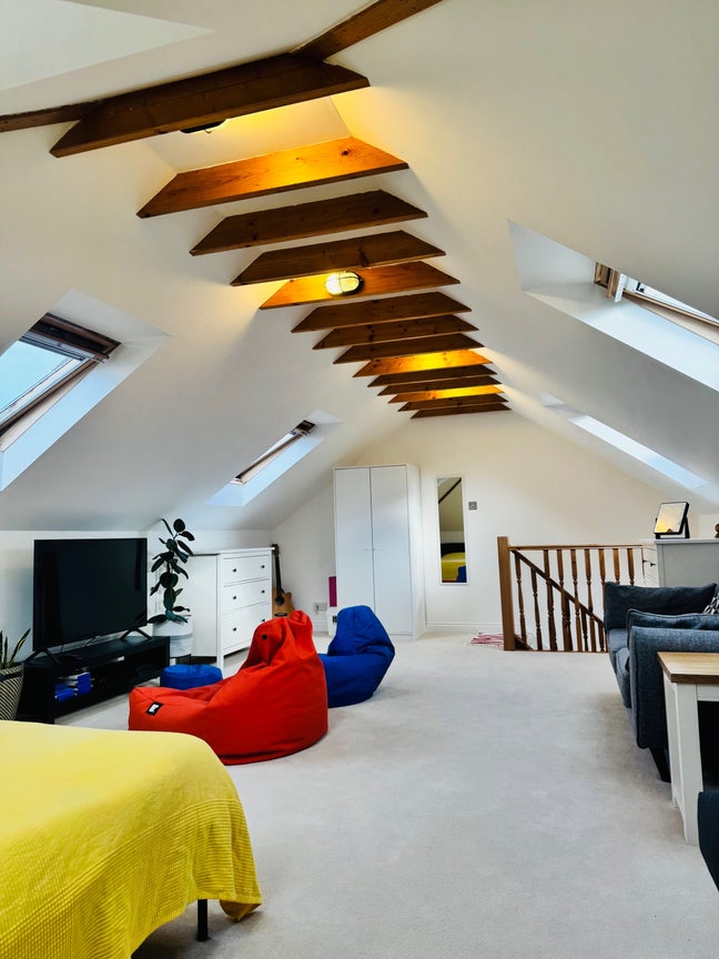 Large double room  Main Photo