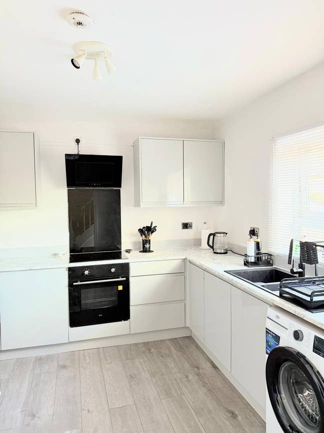 Outstanding Double bedroom near town centre Main Photo