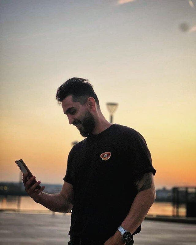 Professional Male seeks a double room Main Photo