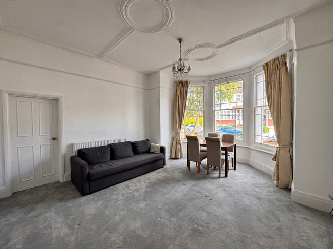 Unique and charming period flat Main Photo
