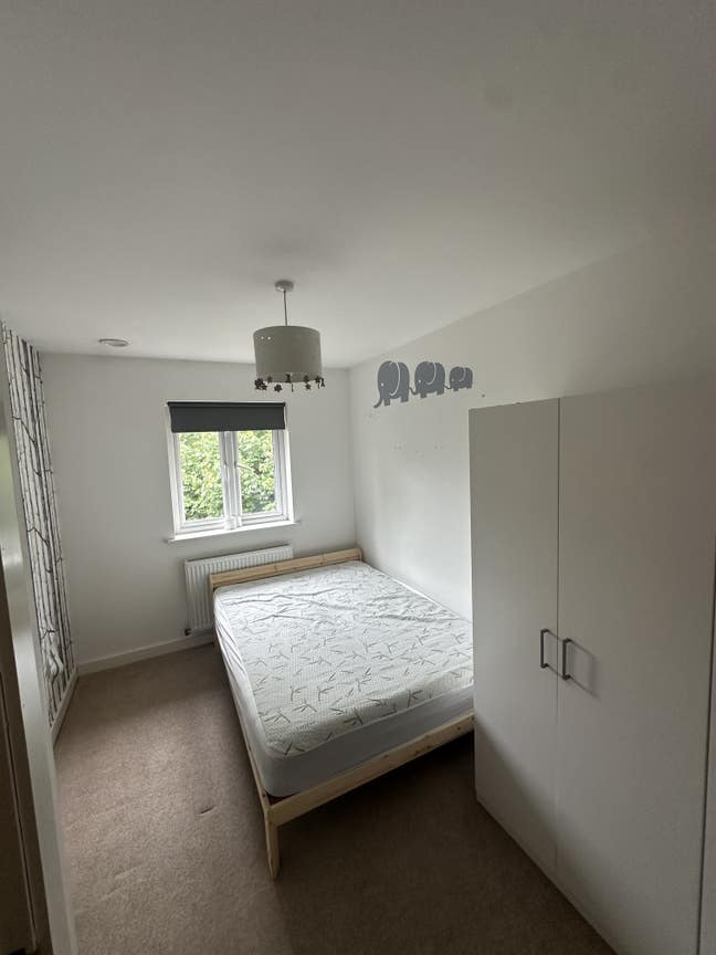 En suite room available in Ashton bank way  Main Photo