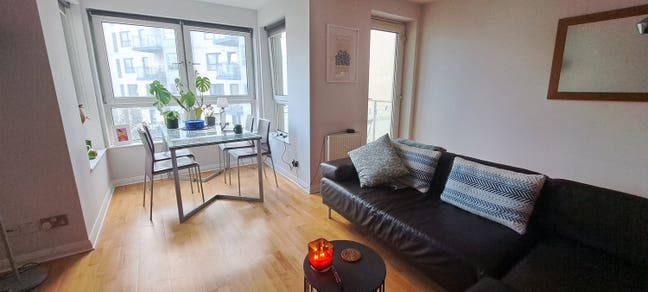Spacious Sea View Flat in Leith Main Photo