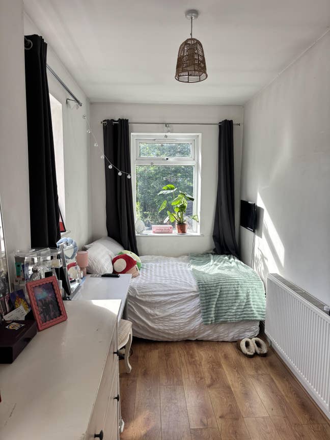 🏡Double bedroom near Burton Road Main Photo