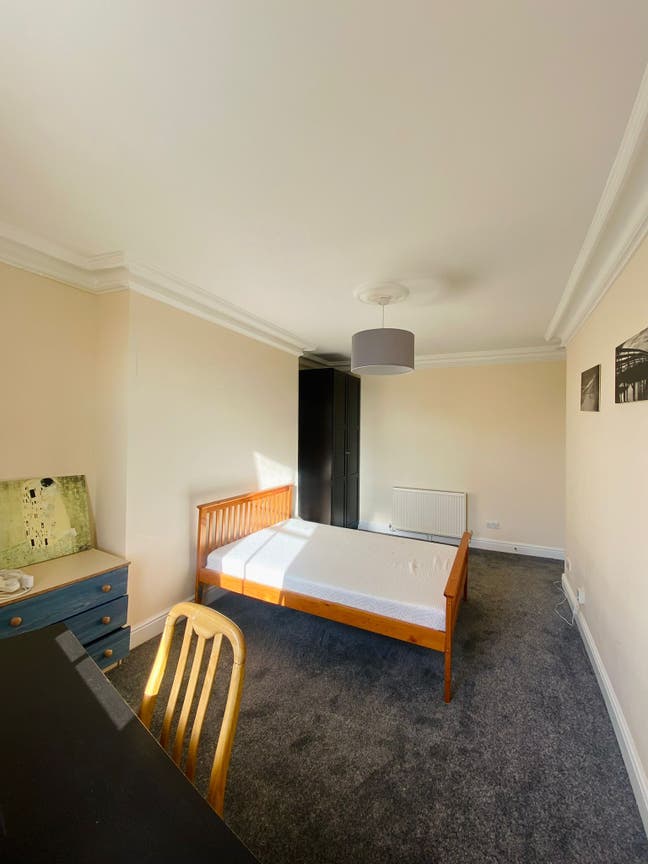 Spacious Double Room to Rent in Hove – £775/month  Main Photo