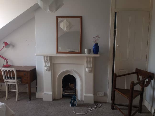 An elegant room with desk in large house + garden Main Photo