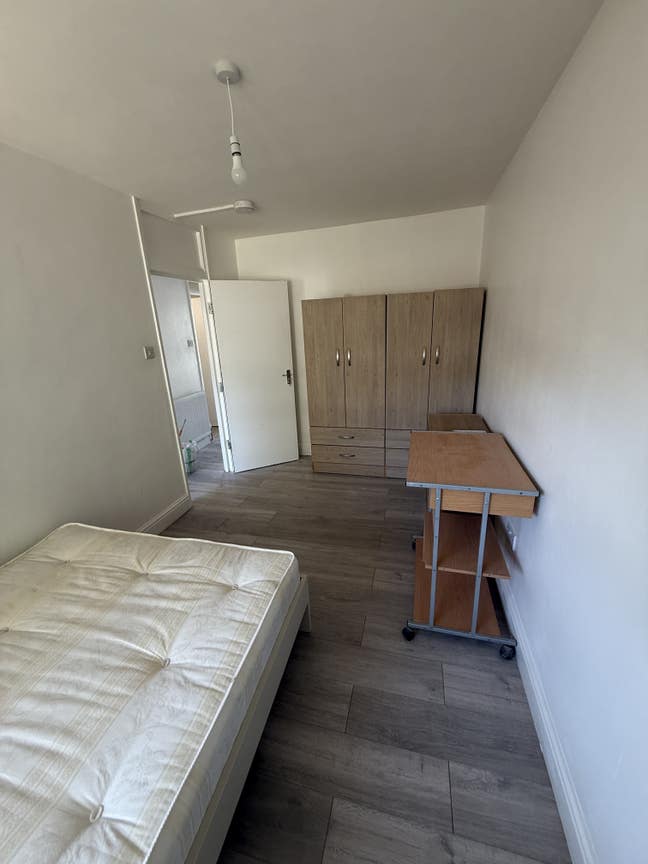 Brilliant Location - Walking Distance Canary Wharf Main Photo