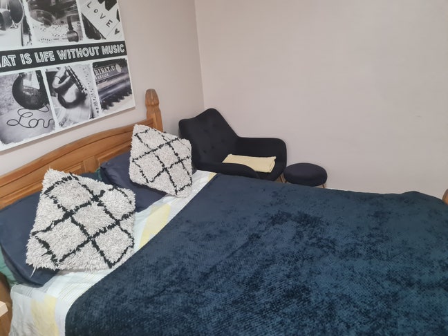 Double room with use of local gym included  Main Photo