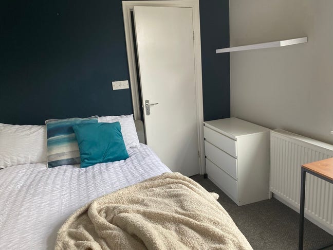 Ensuite Room LEFT! 😍 Double Ensuite! Main Photo