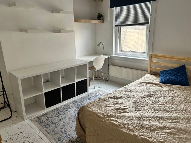 Double room in house in leafy Clapton Main Photo