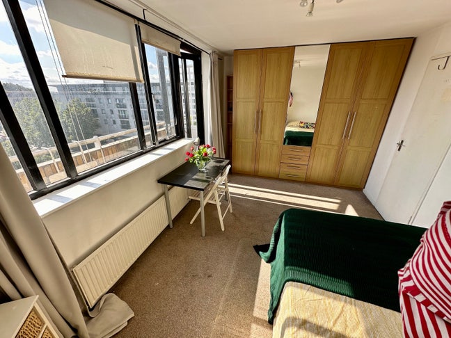 Huge master+balcony-7m Earl's Ct-15min Green Park Main Photo