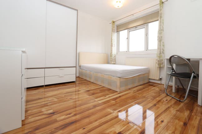  Double Room  –  nearby Mile End (ZONE 2) Main Photo