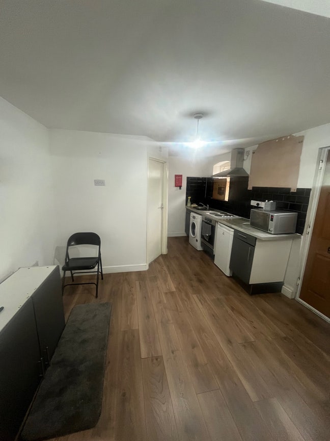 26 Friars Road - Flat 7  Main Photo