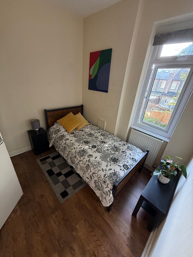 🏡 Single Room to Rent in Friendly House - N15 🏡 Main Photo