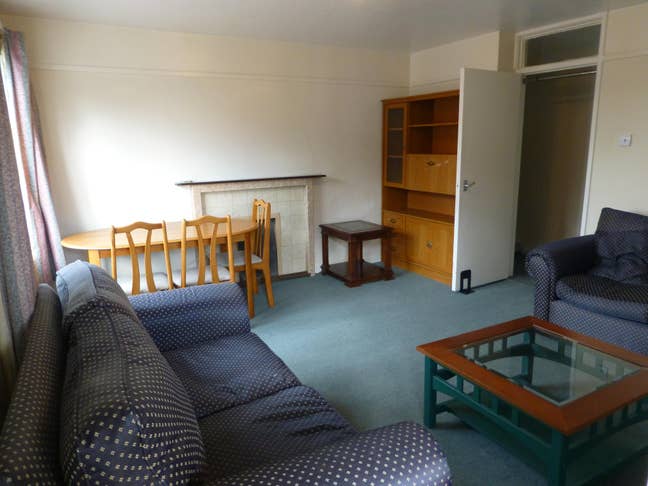 3 Double Bedroom Purpose Built Flat with View Main Photo