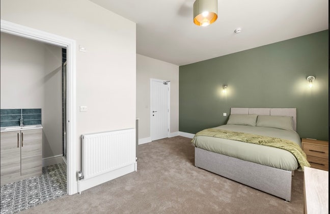 Super High End En-Suite Room £675 per Month Main Photo