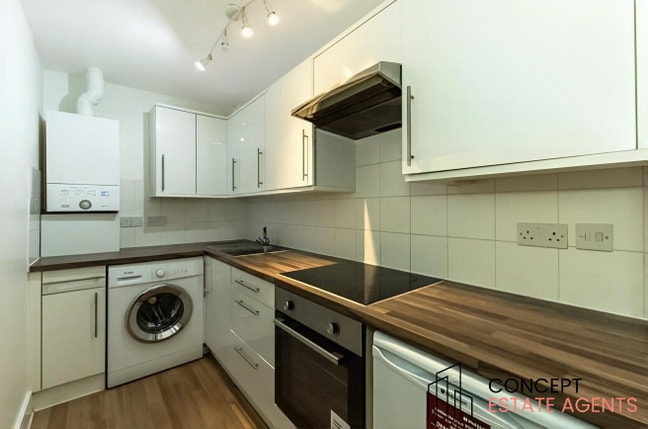 2 Bed flat on East Hill, Wandsworth, SW18 Main Photo