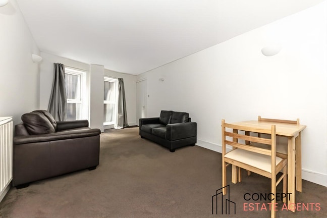 2 Bed flat on East Hill, Wandsworth, SW18 Main Photo