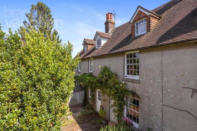Beautiful cottage 10 mins from brighton Main Photo