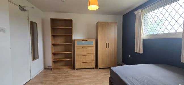 Cozy Double Room Close to City Hospital -  Manton Main Photo