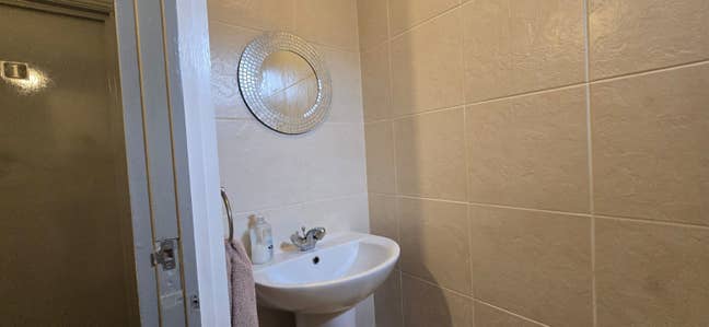 Cozy Double Room Close to City Hospital -  Manton Main Photo