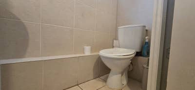 Cozy Double Room Close to City Hospital -  Manton Main Photo