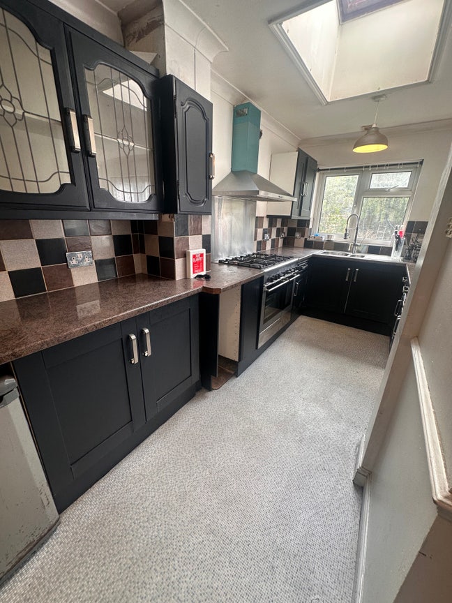 REDUCED 2895, Beckton, 5 Bed House Main Photo