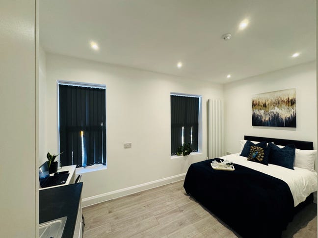 Luxury spacious En suite room available - Hayes Main Photo
