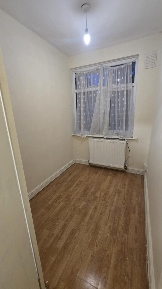 Rooms available 5 min walk from Alperton Station Main Photo
