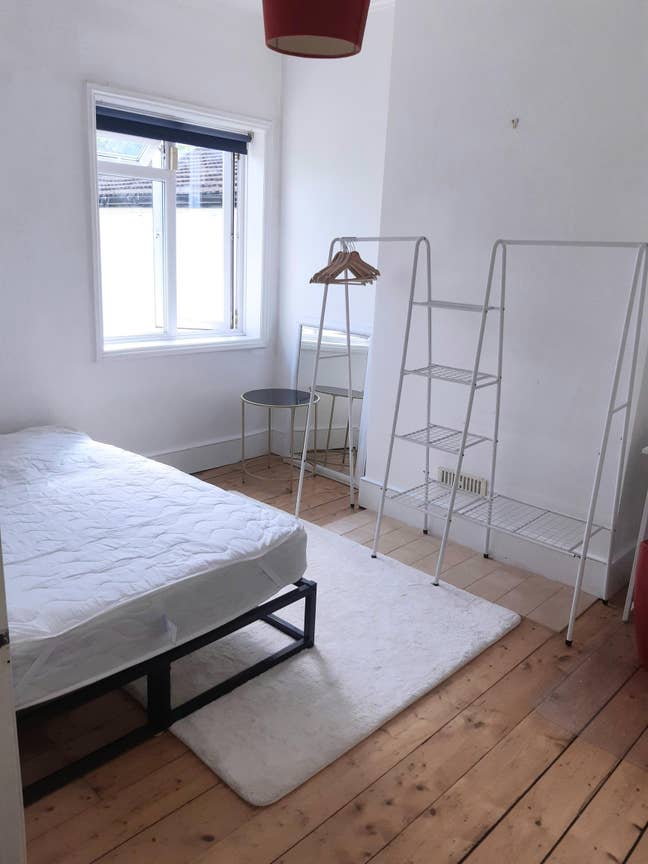 Beautiful double Bedroom in Family Home SE13  Main Photo