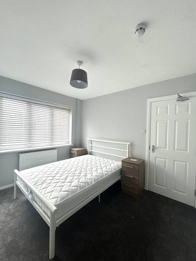 NEW double rooms - close to AWE Main Photo