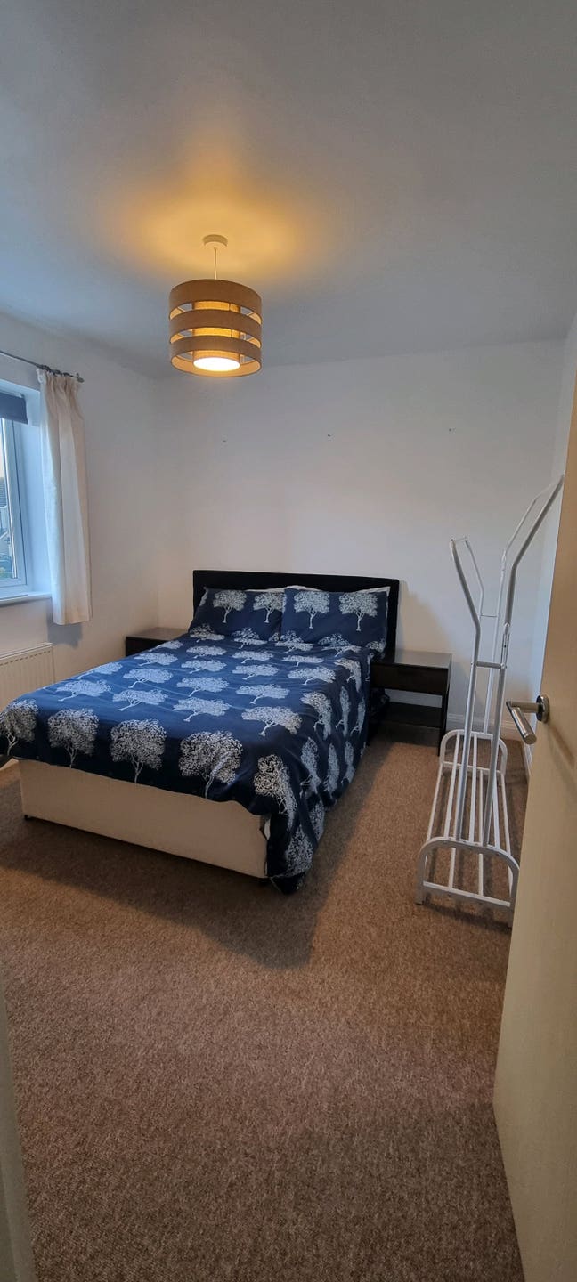 Shared house. Single and double rooms with bills Main Photo