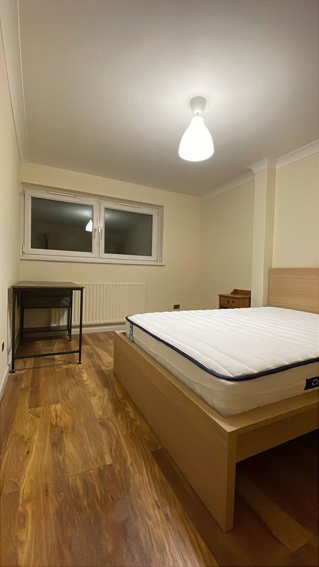 Large bedroom - Ashwood House, Belle Vue Estate  Main Photo