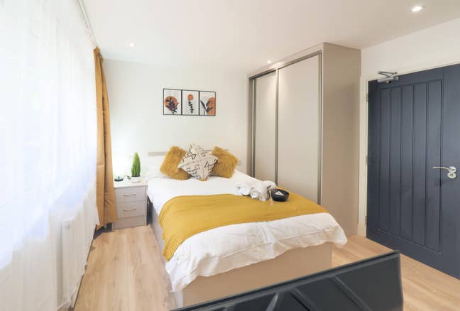 Spacious Couples Ensuite Room In Harrow HA2 Main Photo