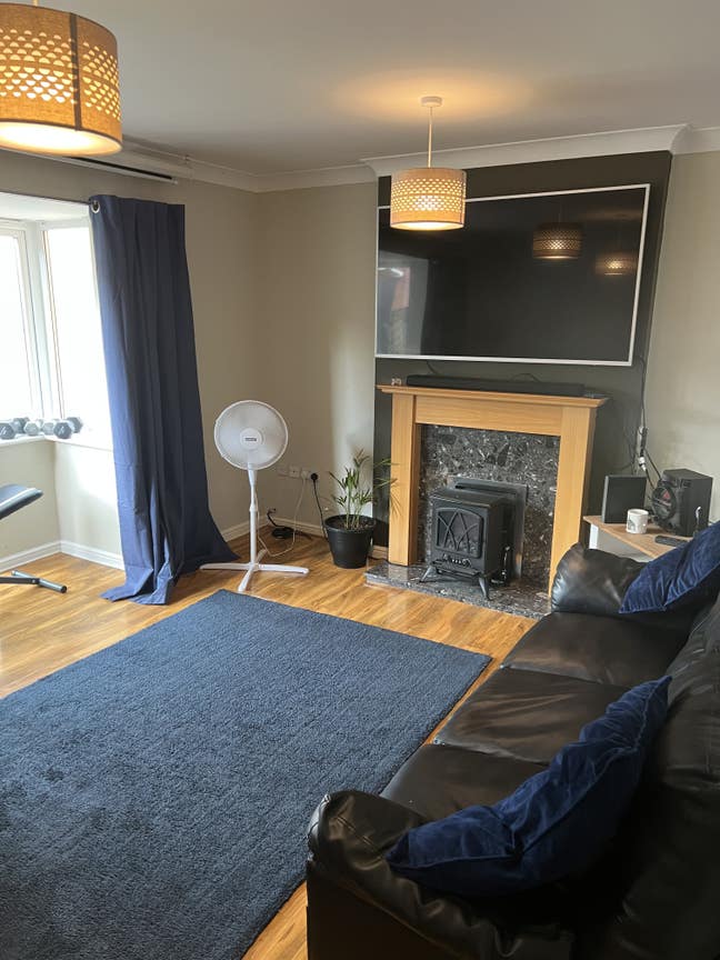 Clean tidy modern home Main Photo