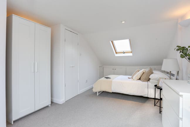 Large En Suite & Double Bedroom in Chiswick W4 Main Photo