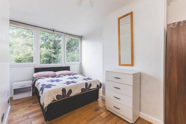 Three Bright Double Rooms in Roehampton Main Photo