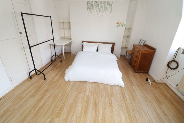 3 Beautiful Rooms in Bethnal Green! Main Photo