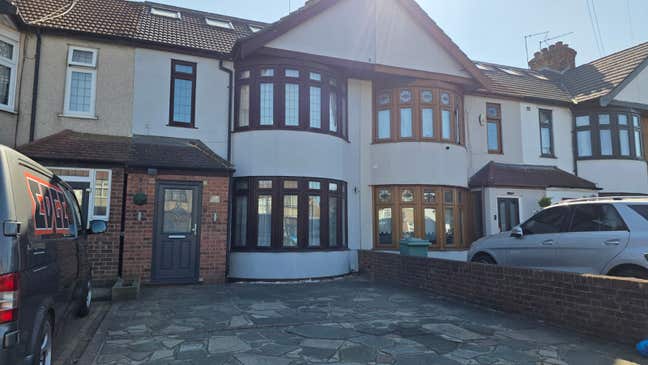 ✨ Stunning 4-Bedroom, 3-Bathroom Family Home  ✨ Main Photo