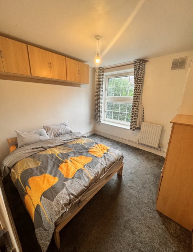 3 spacious double rooms in Bethnal Green BILL INC Main Photo